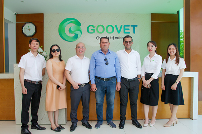 the-partner-from-iraq-came-to-visit-goovet