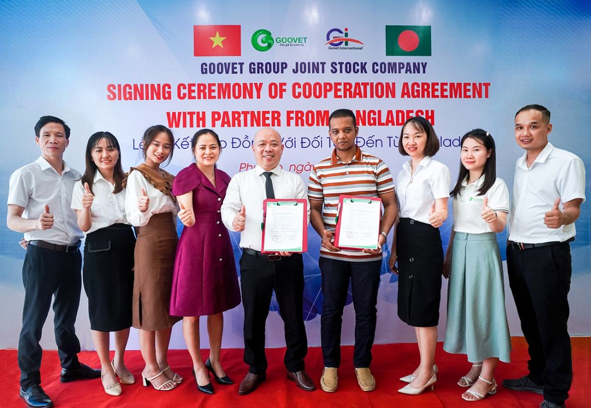 Signing ceremony of cooperation agreement with partner from Bangladesh