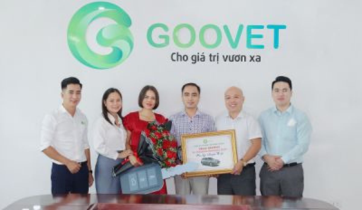 Awards the car for Chuyen Hiep Agent in the Goovet&#039;s special sales program 2020-2021.