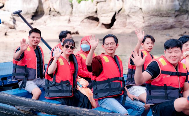 tham-quan-trai-nghiem-vinh-ha-long-2026